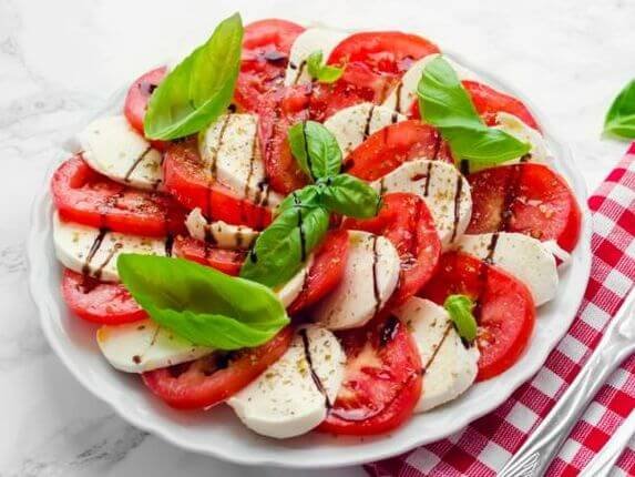 Caprese Salad recipe main img