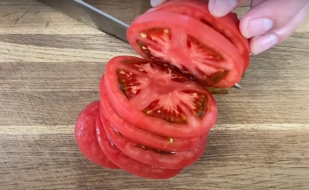 Caprese Salad recipe slice tomatoes