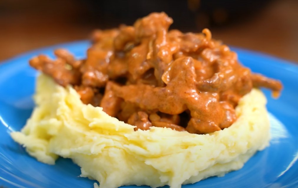 beefstroganoff recipe serve with potatoes